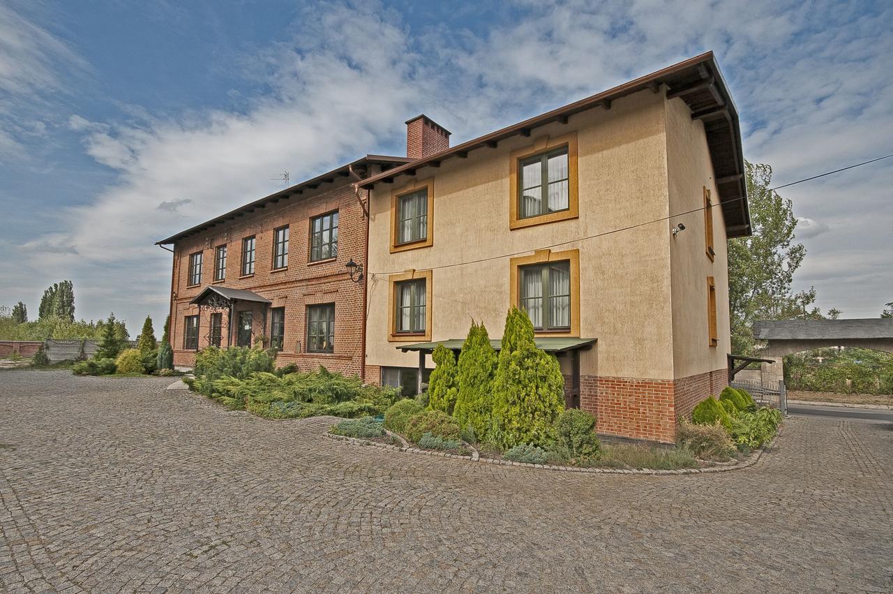 Hotel Restauracja Pod Parowozem Ostrowiec Świętokrzyski Exterior foto